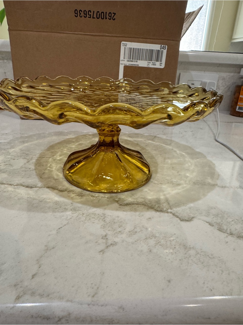 Vintage Anchor Hocking Fairfield pedestal cake stand